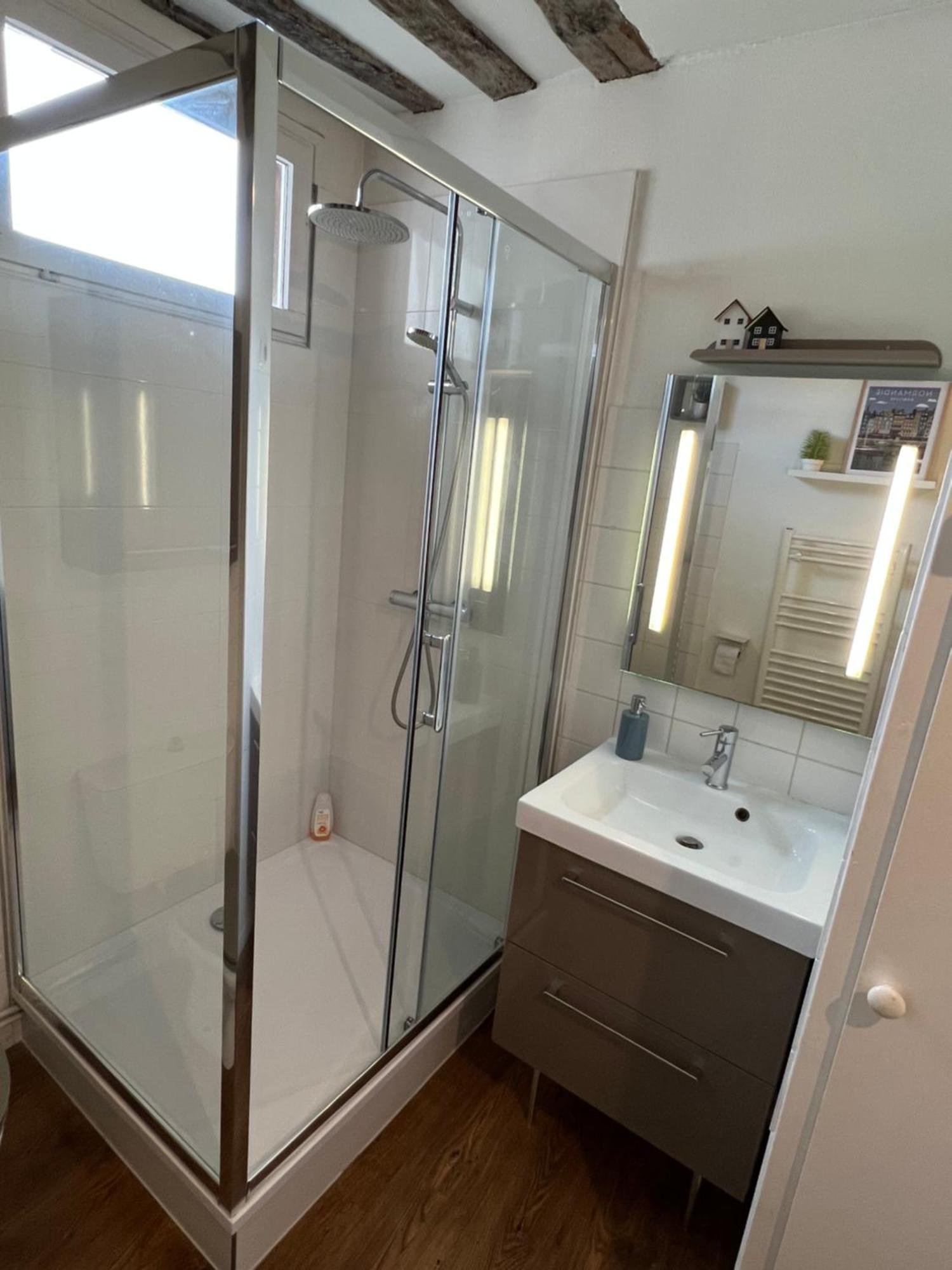 Une Pause Chez Julien, Appartement Lumineux Et Idealement Situe! Honfleur Ngoại thất bức ảnh
